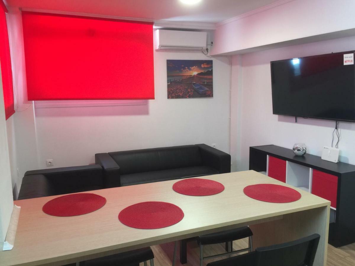 Loutraki Hostel Екстер'єр фото