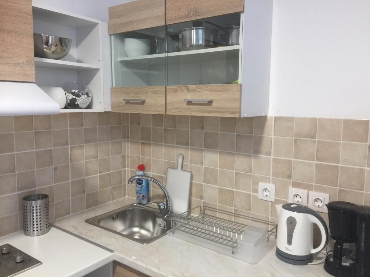 Loutraki Hostel Екстер'єр фото