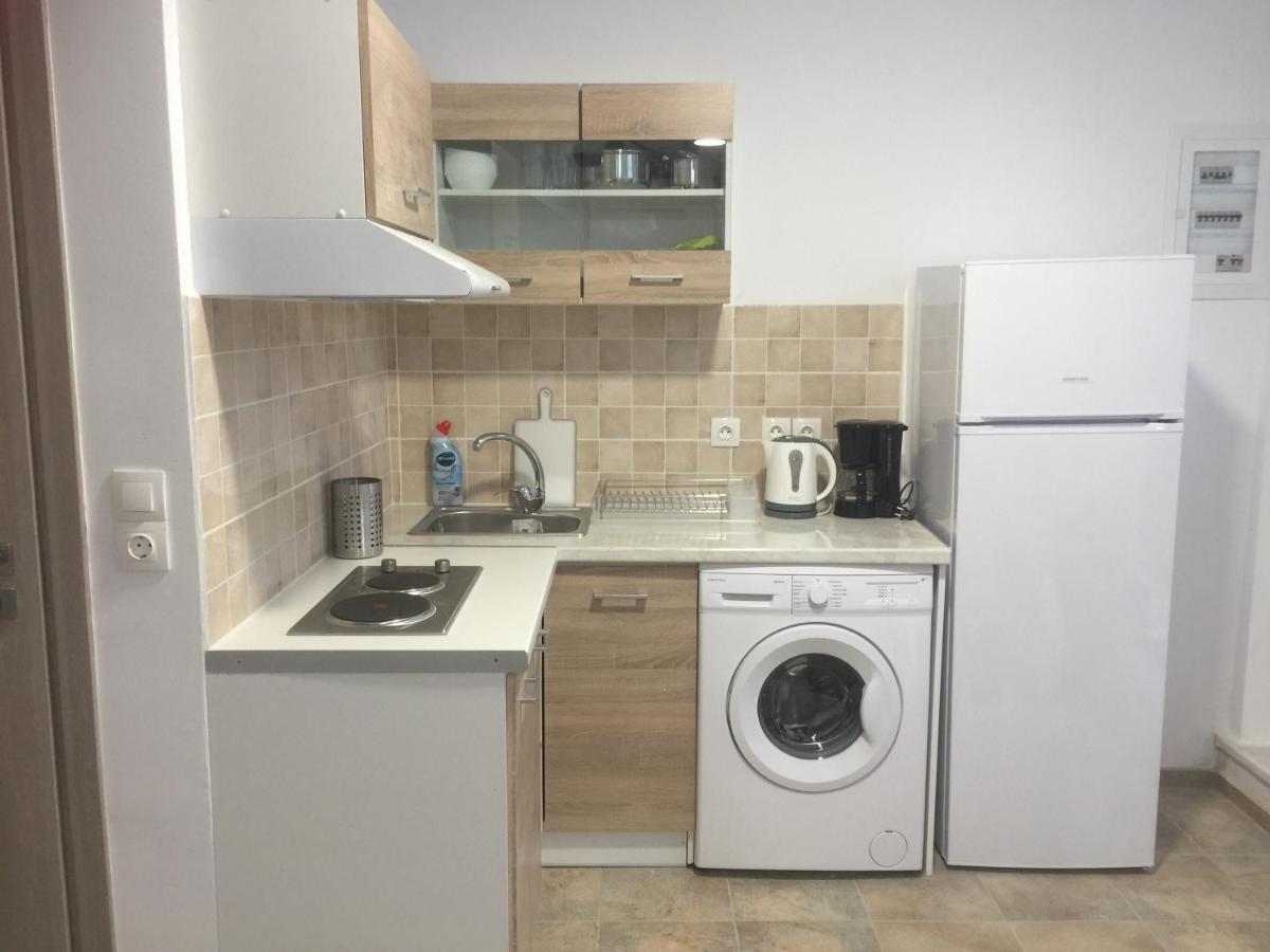 Loutraki Hostel Екстер'єр фото