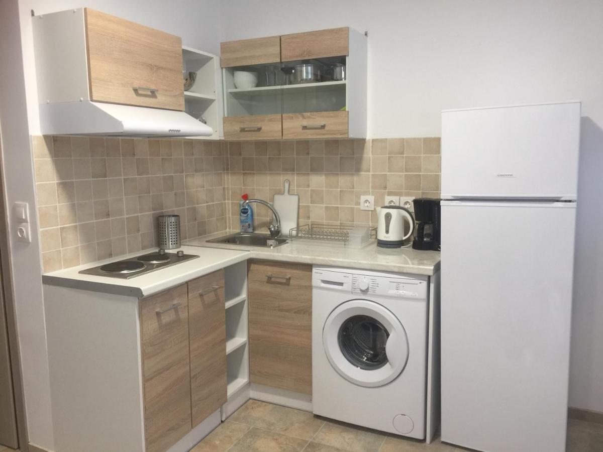 Loutraki Hostel Екстер'єр фото